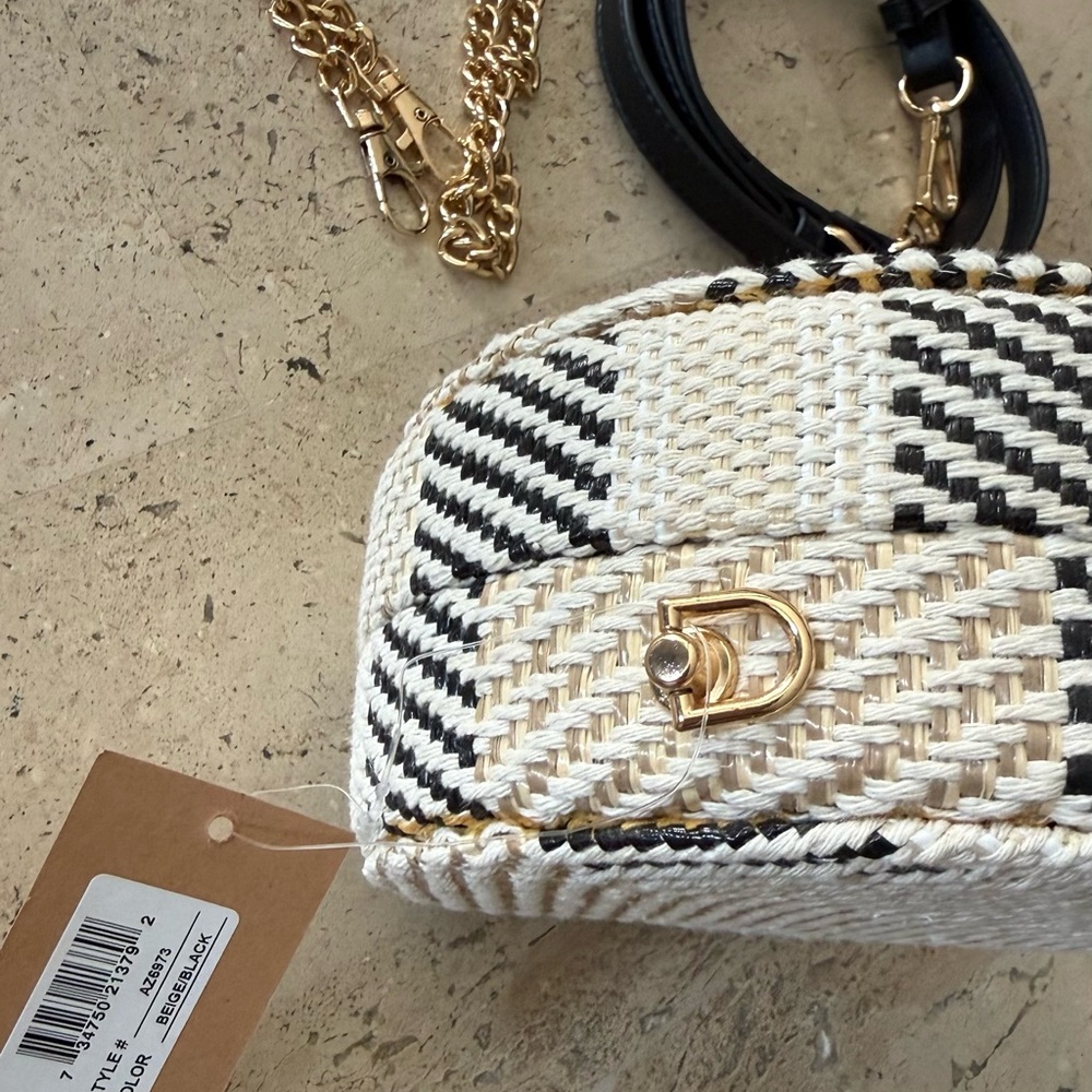 Round Woven Crossbody Bag - Picture 3 of 10